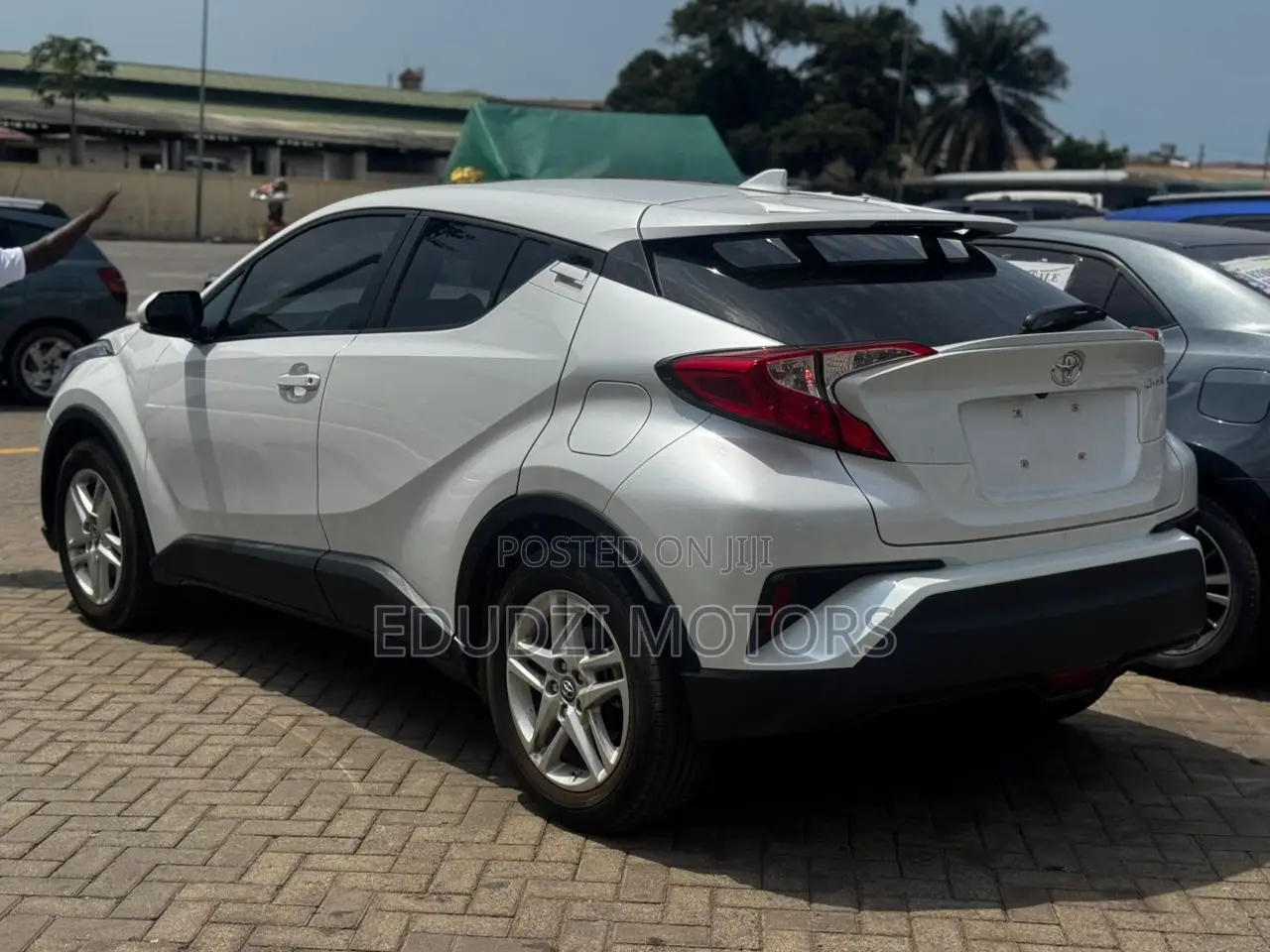 Toyota C-HR Limited 2022 White