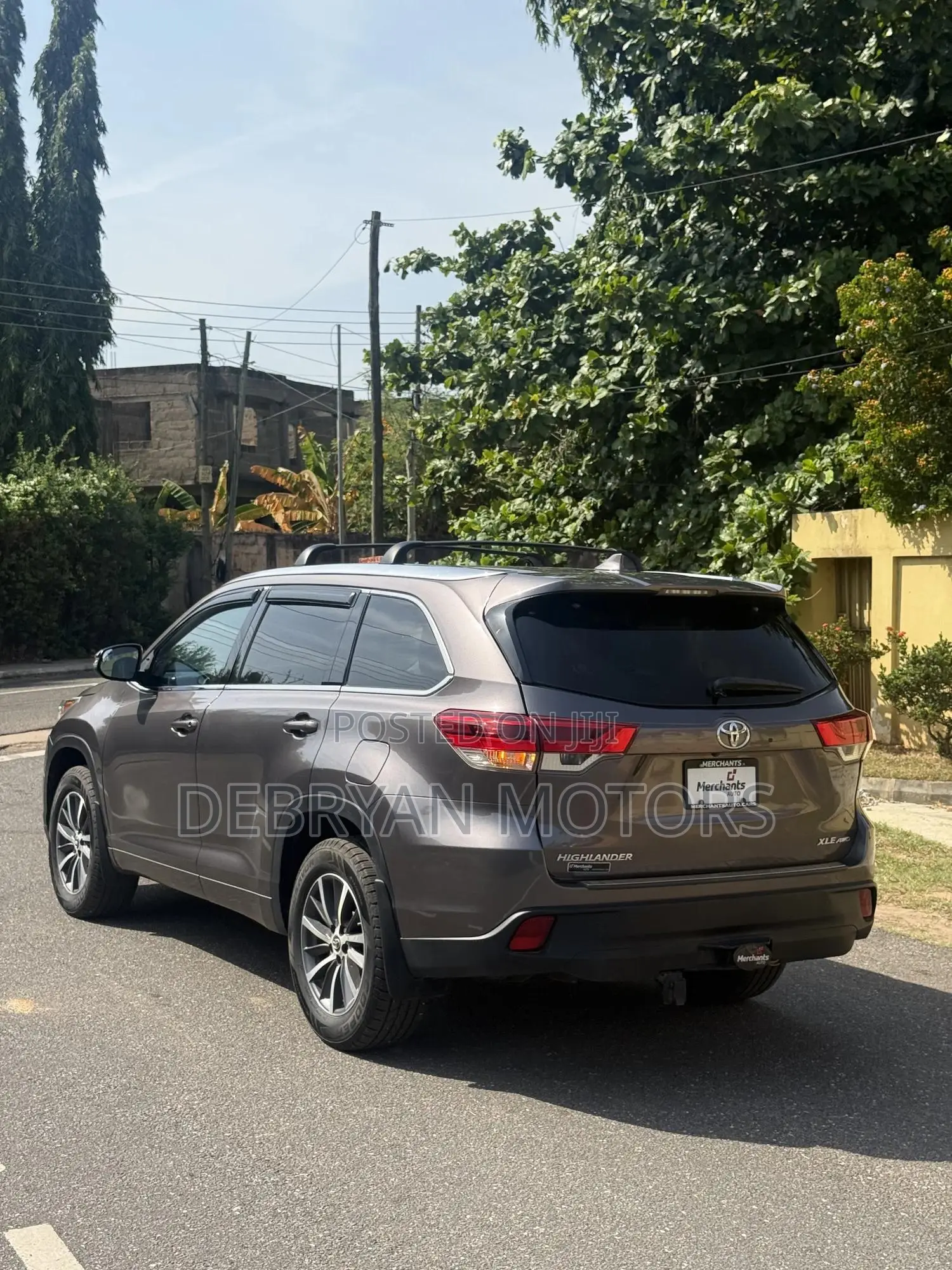 Toyota Highlander XLE 4x4 V6 (3.5L 6cyl 8A) 2018 Gray