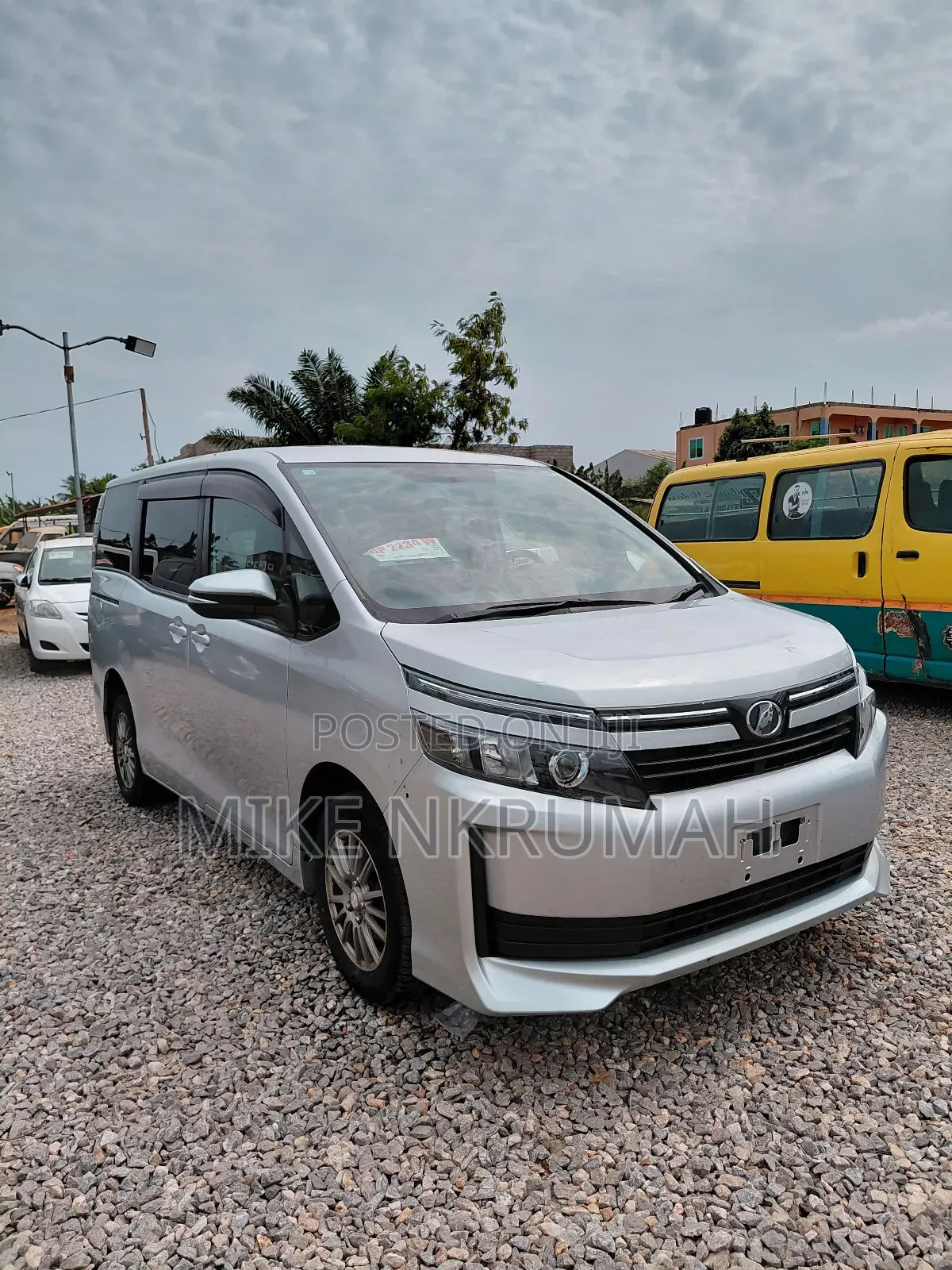Toyota Voxy SV Premium 2014