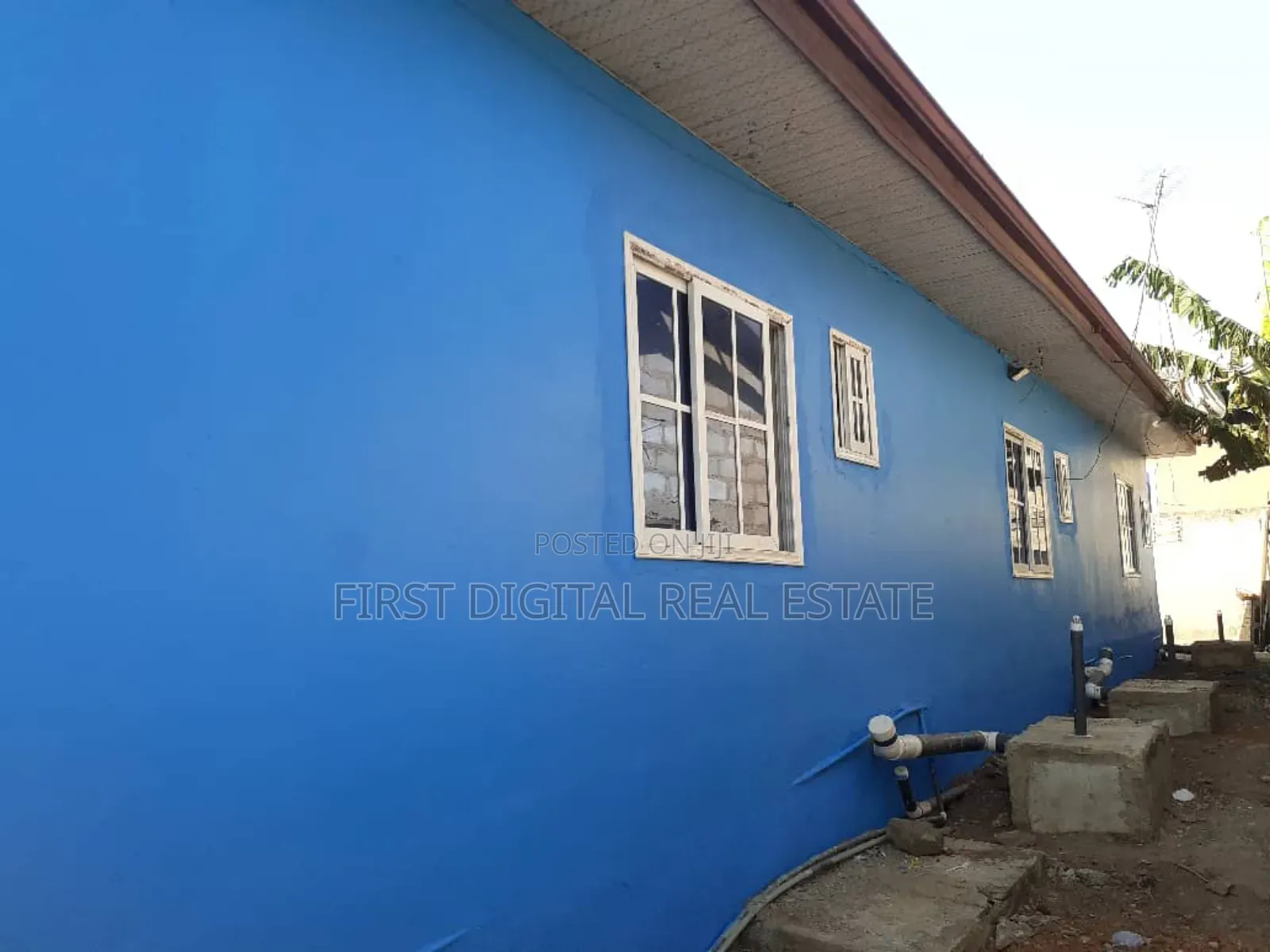 5bdrm Apartment in First Digital Real, Kasoa for sale