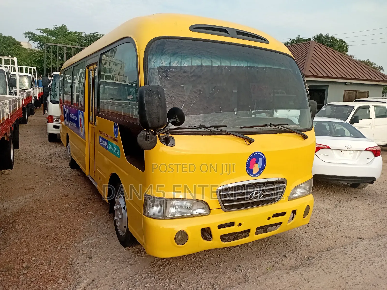 Hyundai County 2014 Yellow