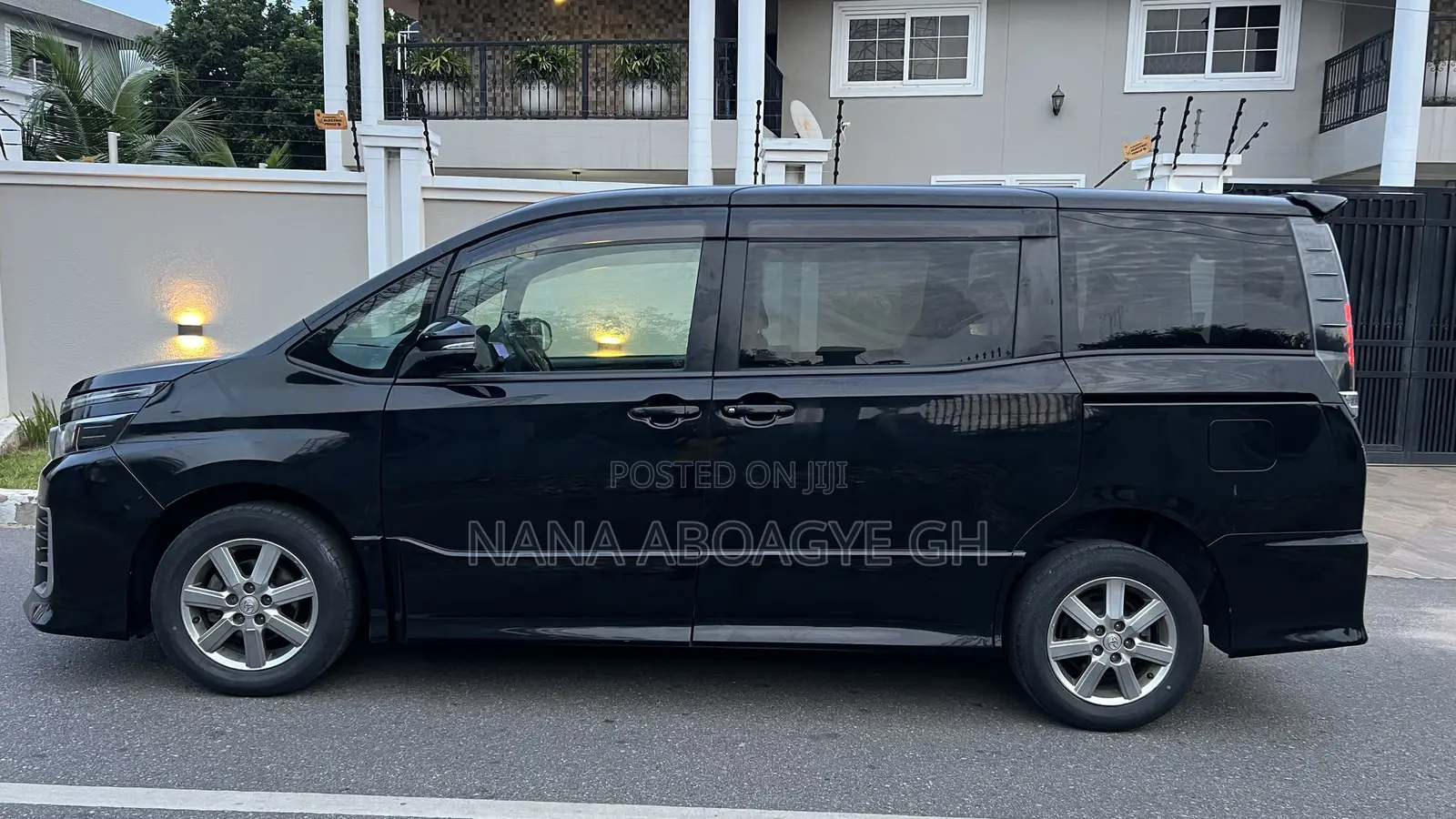 Toyota Voxy 2015 Black