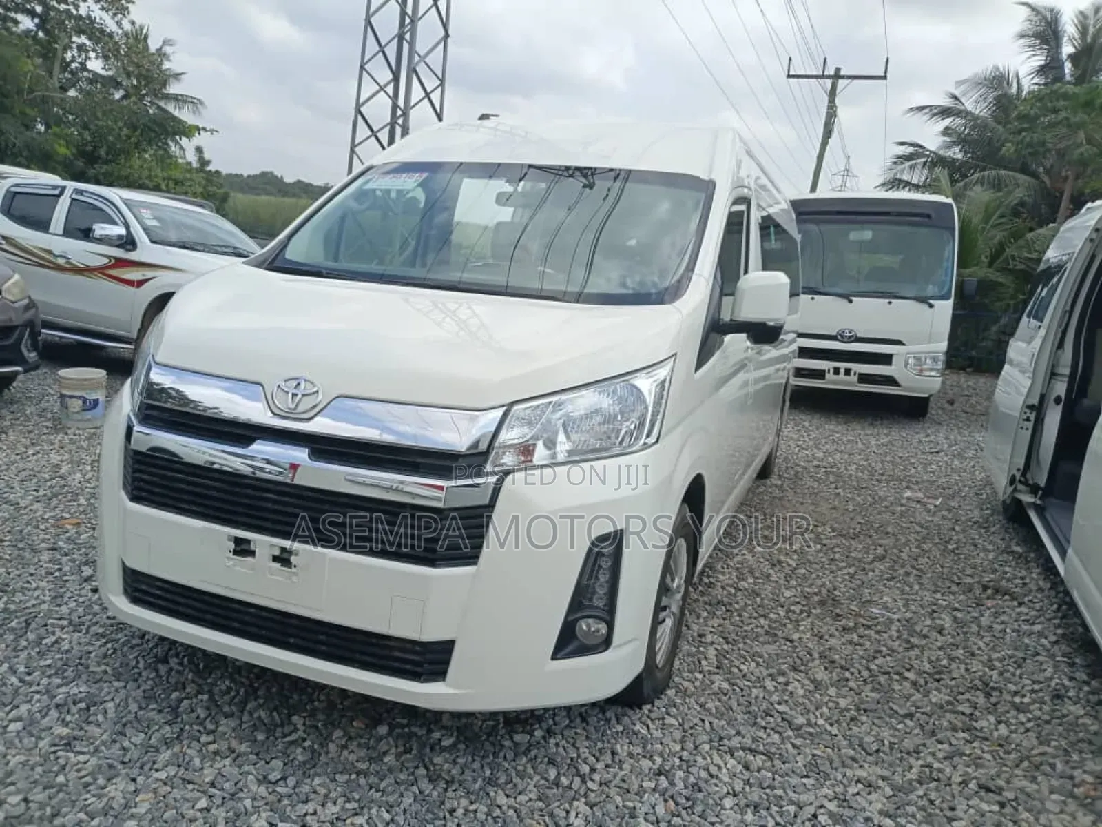 Toyota HiAce 2021 White