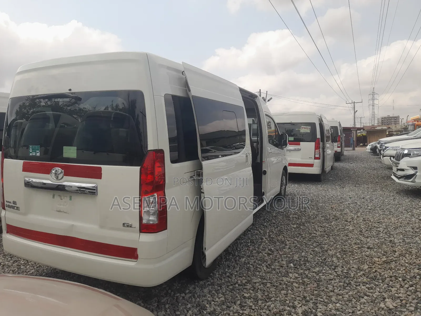 Toyota HiAce 2021 White