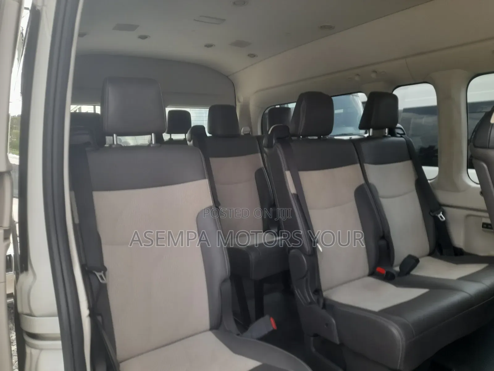 Toyota HiAce 2021 White