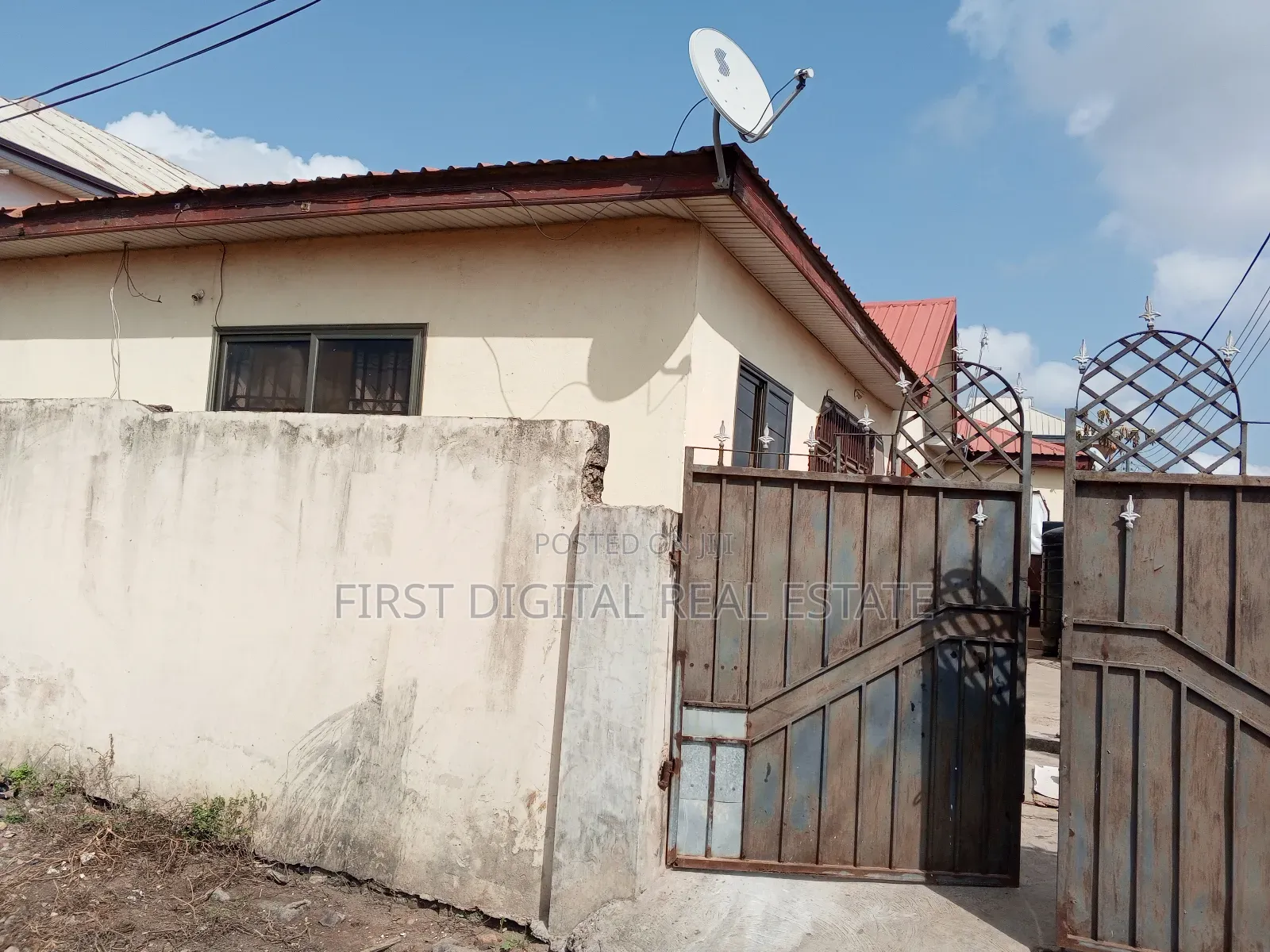 4bdrm Apartment in First Digital Real, Kasoa for sale