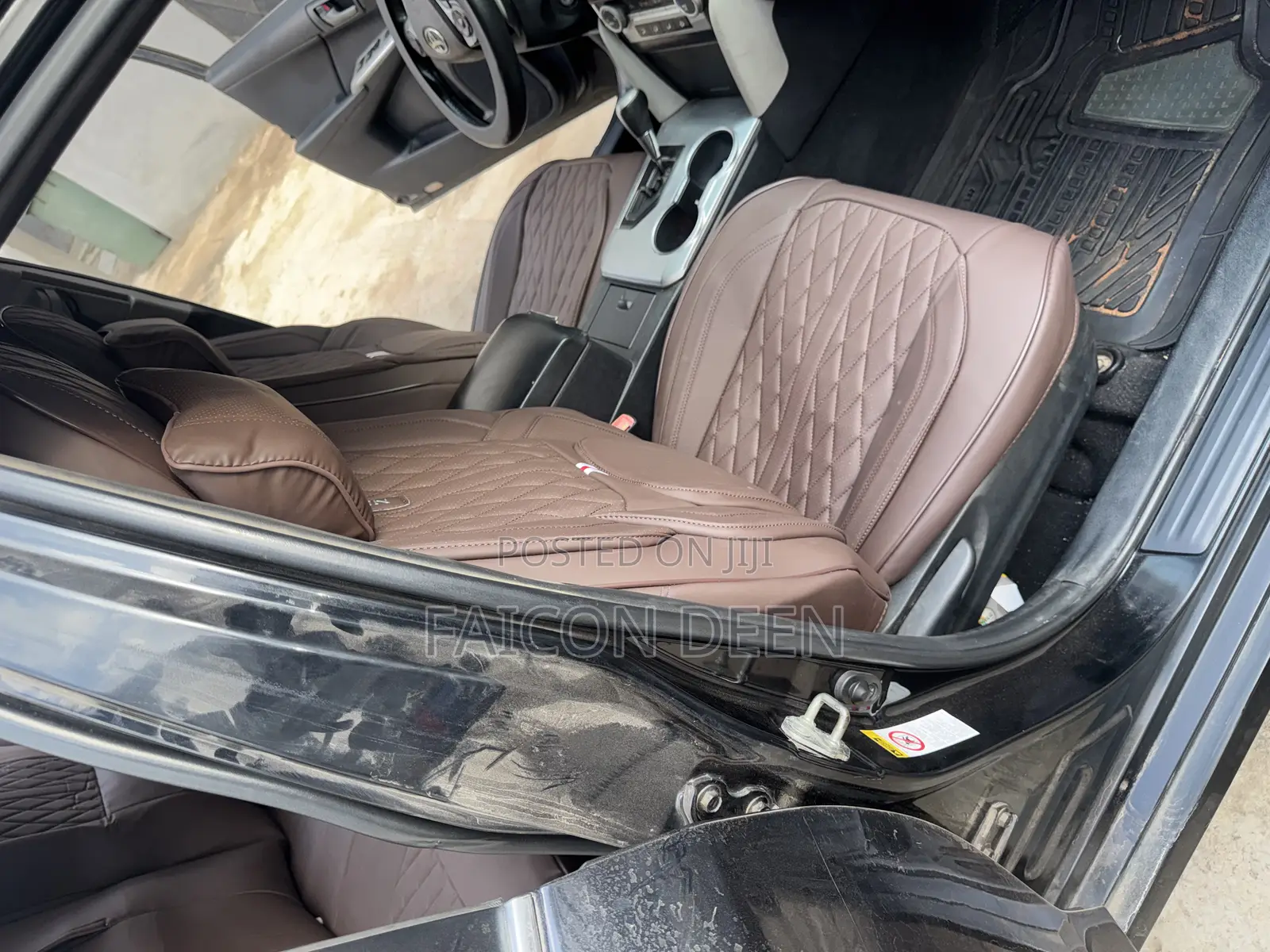 Give Your Interior a Rich Look(Universal Leather 5 Seater Car Seat Cov