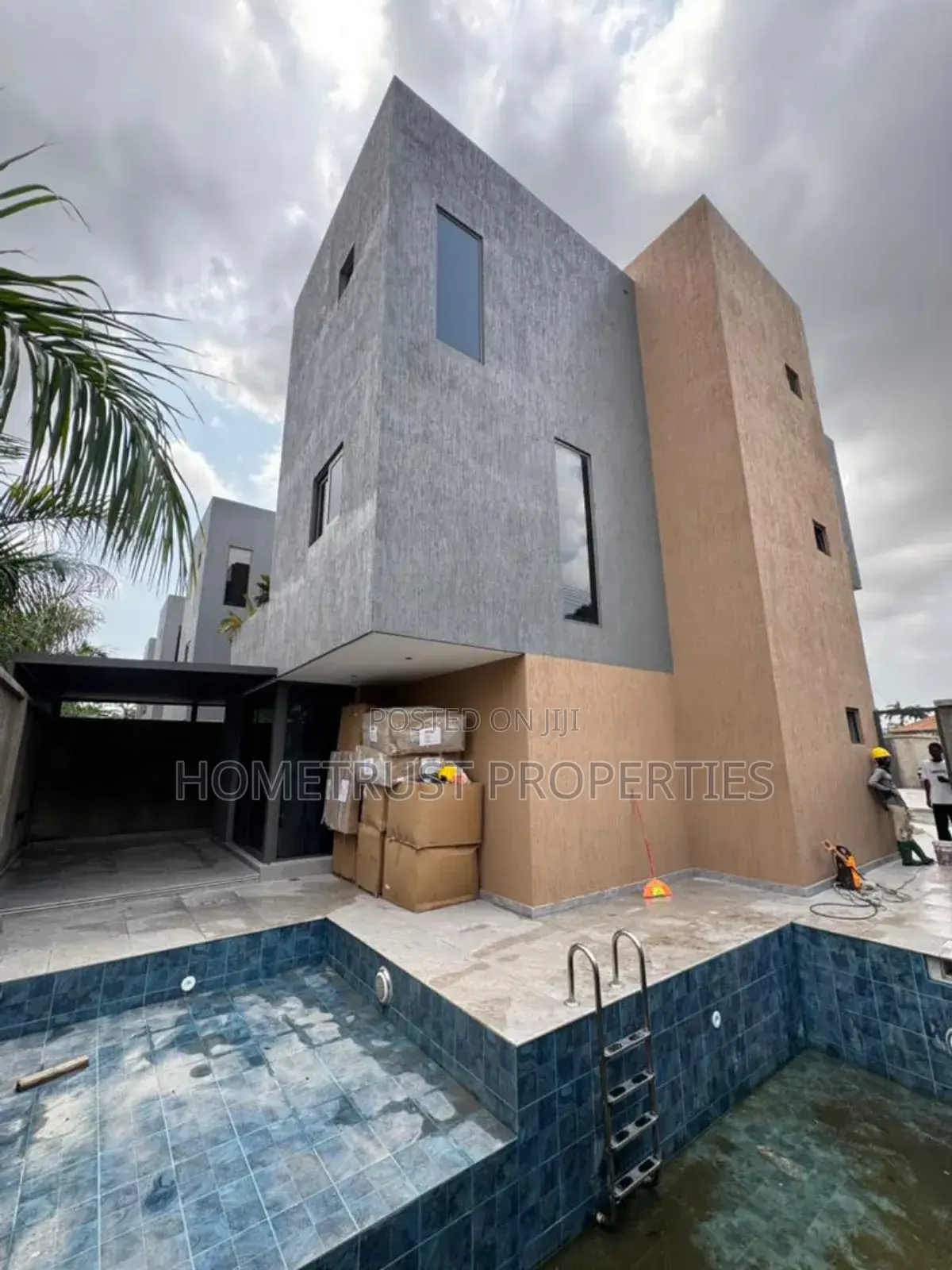 5bdrm Duplex in Hometrust Properties, Airport Residential Area for sale