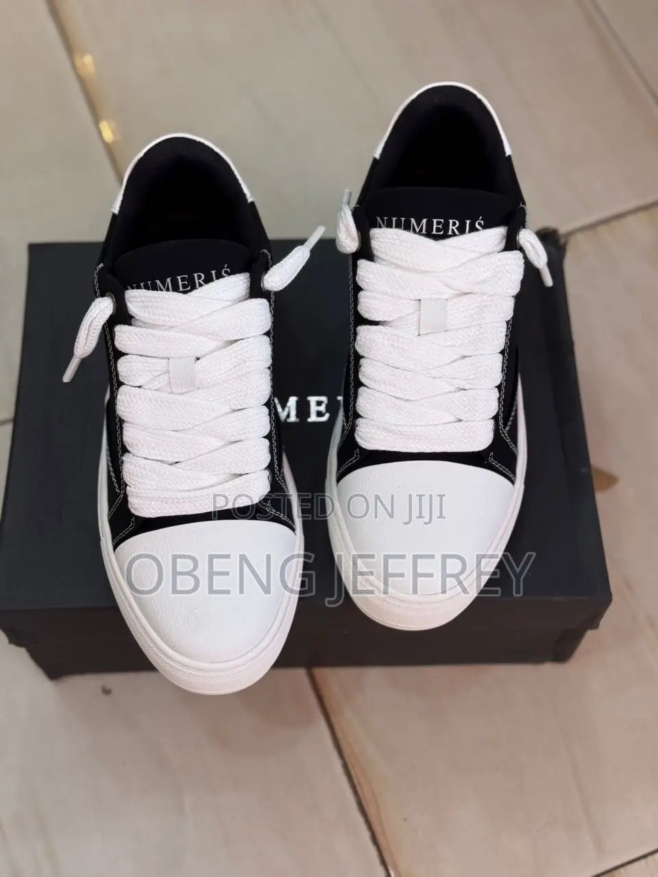 Original Numeris Low Black/White