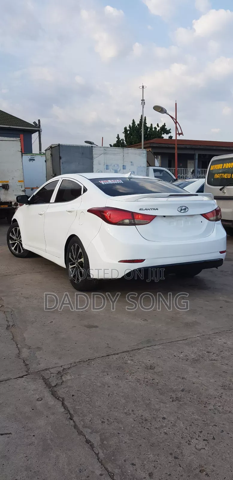 Hyundai Elantra SE 4dr Sedan (1.8L 4cyl 6A) 2015 White