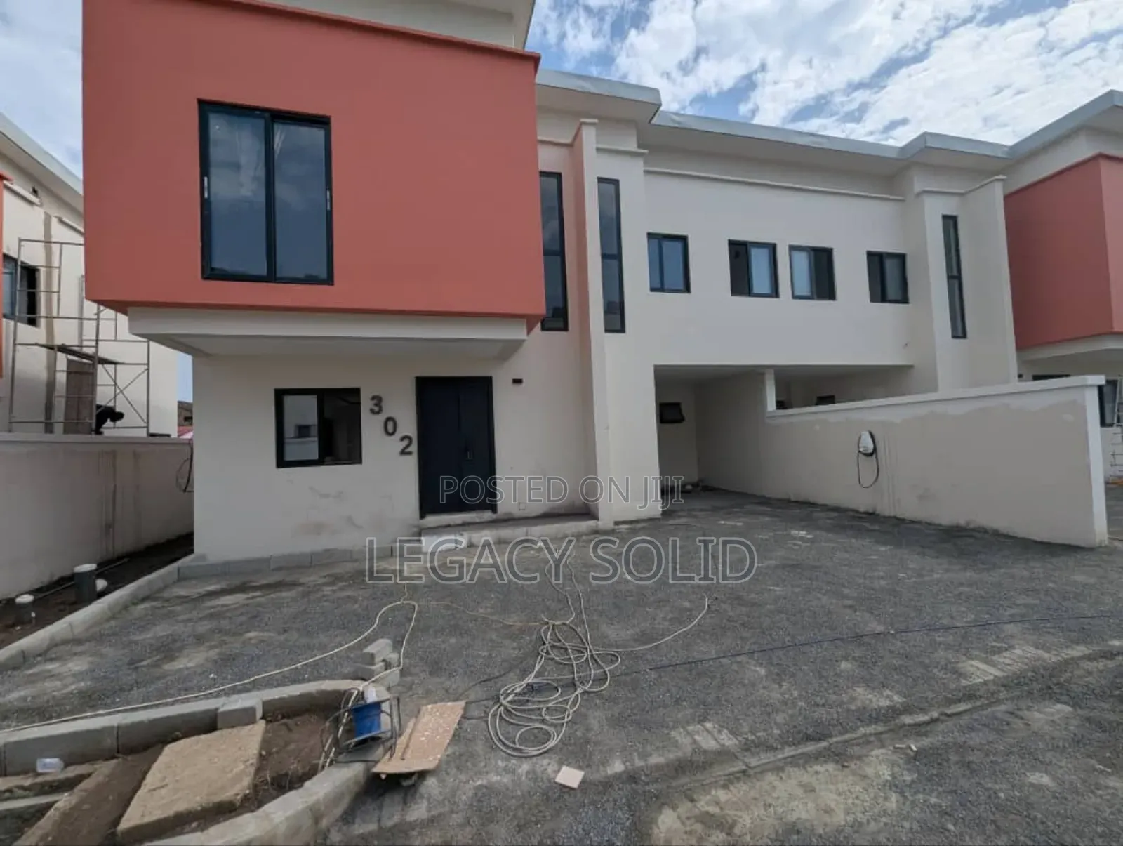 3bdrm Townhouse/Terrace in Legacy Solid Real, The Mall for sale