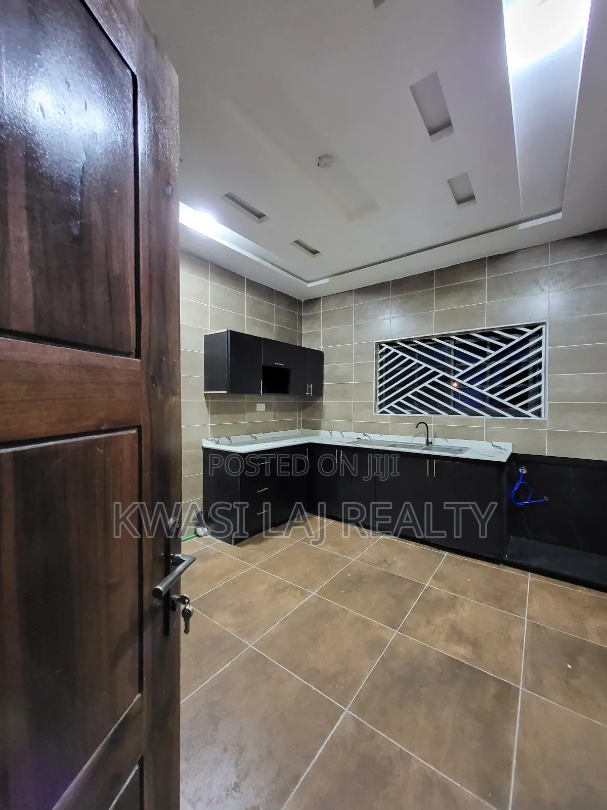 3bdrm Apartment in Broadcasting, Weija for rent
