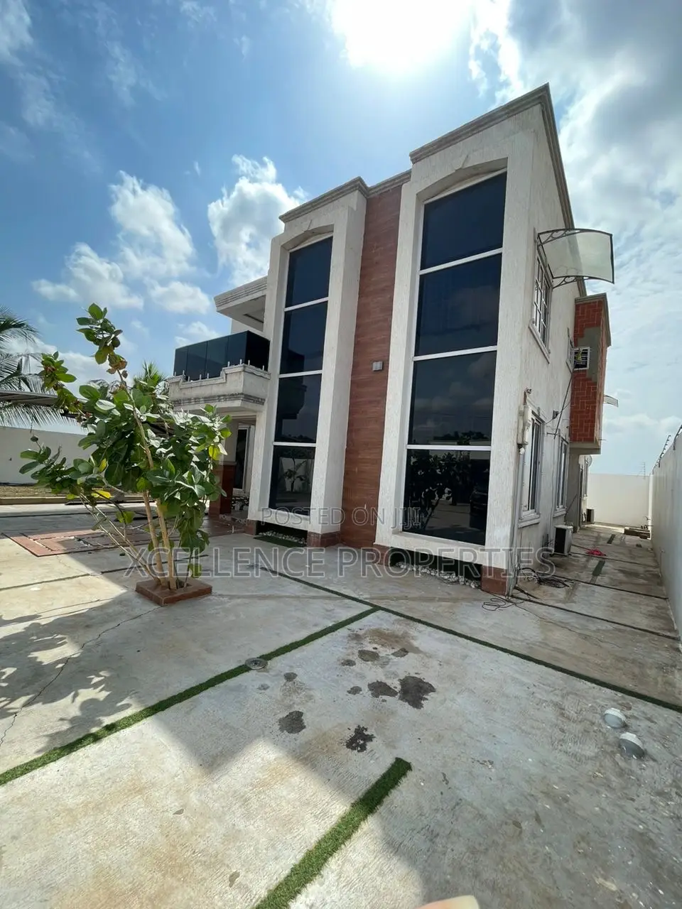4bdrm Duplex in Xcellence Properties, East Legon for sale