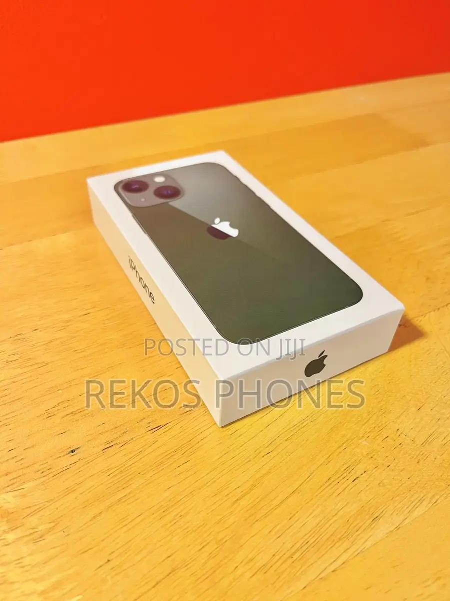 New Apple iPhone 13 256 GB Green