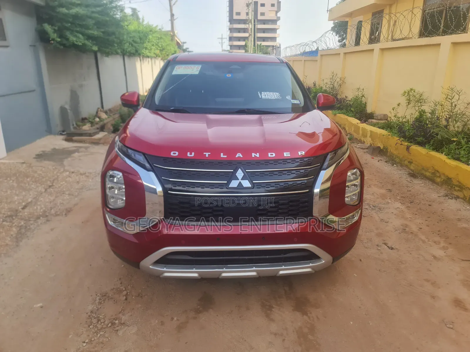 Mitsubishi Outlander SEL Launch Edition 2022 Red