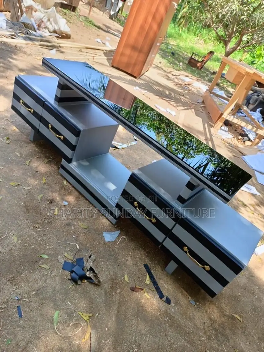 Neat Tv Stand(5ft)