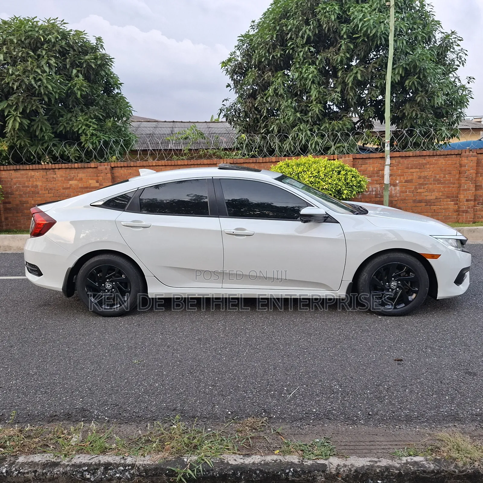 Honda Civic EX 4dr Sedan (2.0L 4cyl) 2017 White