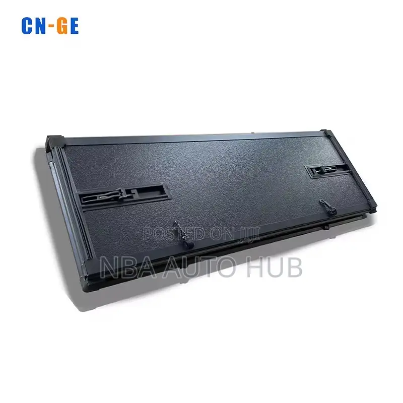 Toyota Hilux Bucket Cover (Tri-Fold Hard) Revo