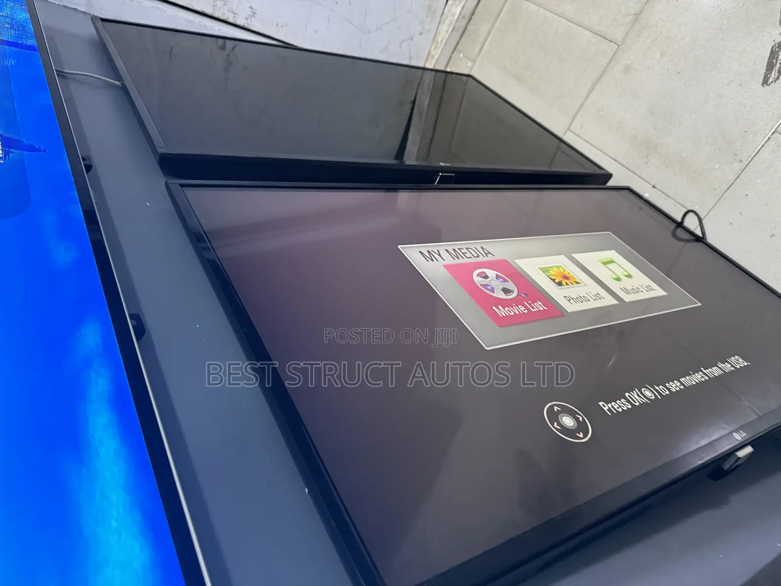 Slighlty Used 43 Inches Lg Smart Tv