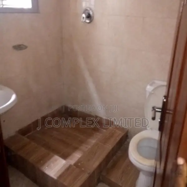 3bdrm Apartment in Methodist Church Area for rent
