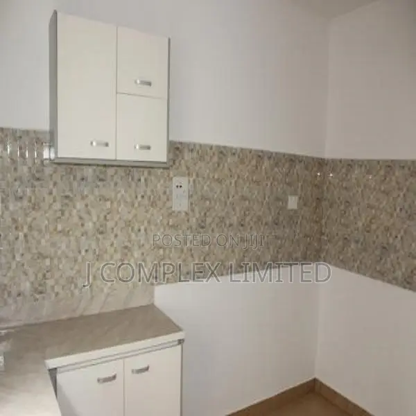4bdrm Townhouse/Terrace in Lincoln School Area for sale