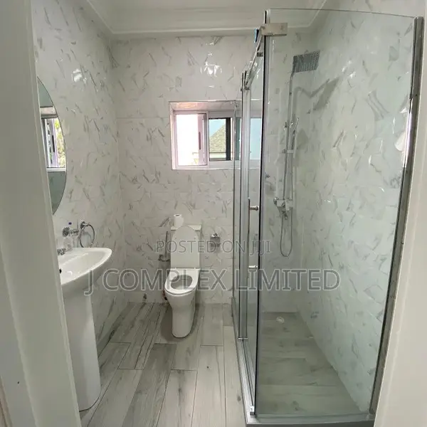 4bdrm Townhouse/Terrace in Lincoln School Area for sale