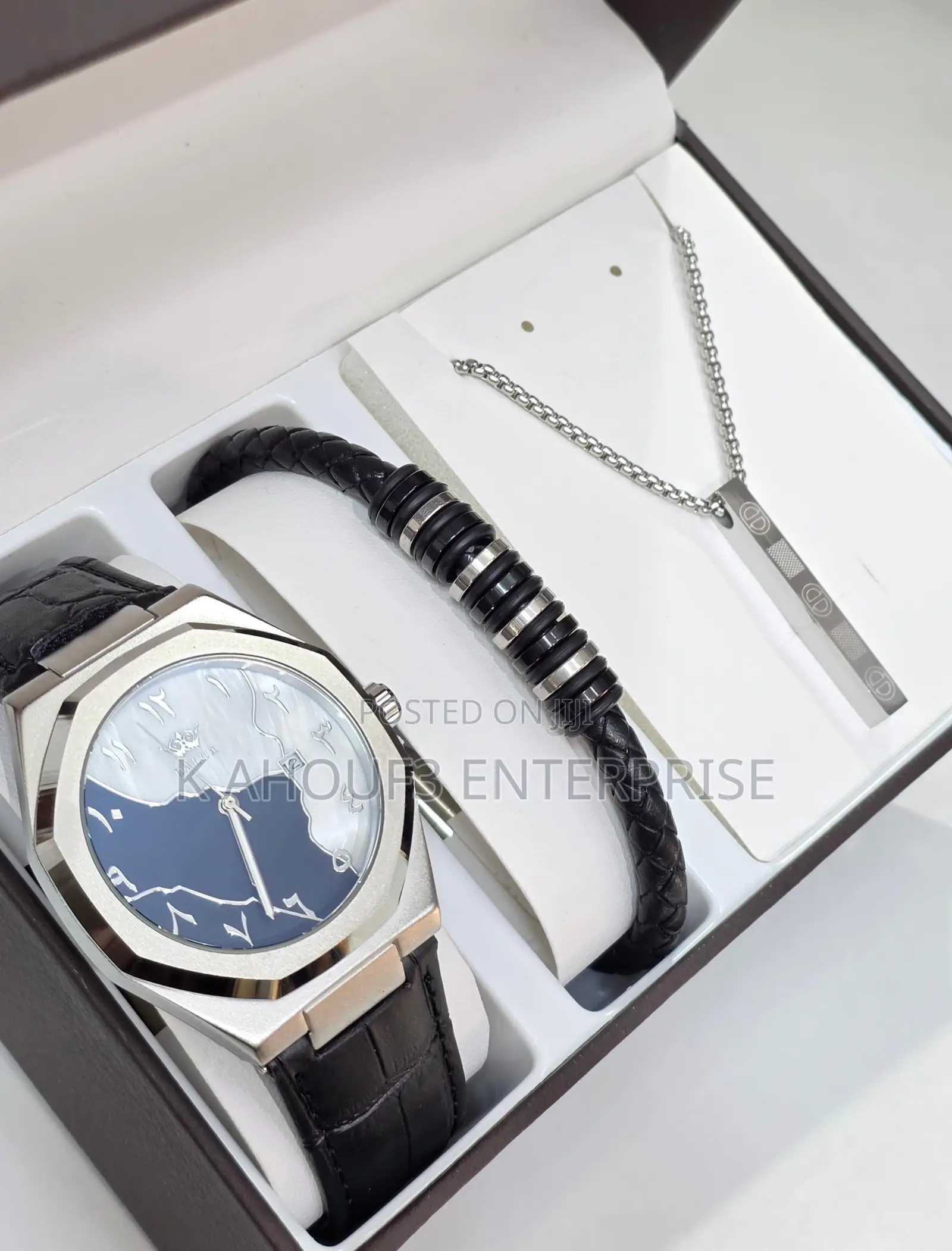 Men’S Watch With Bracelet and Chain Available