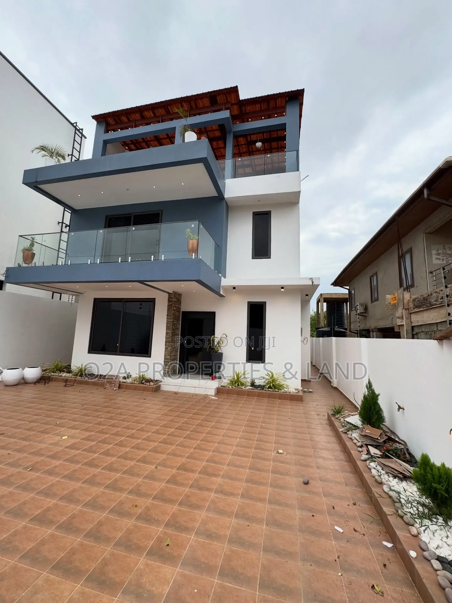4bdrm House in Lakeside Estate for sale
