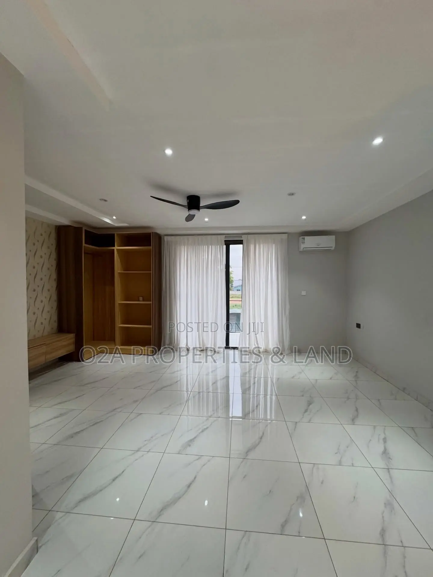 4bdrm House in Lakeside Estate for sale