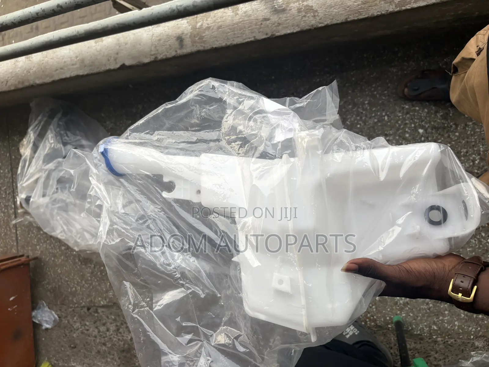 Hyundai Tucson Wiper Tank Bottle 2015 2016 2017 2018