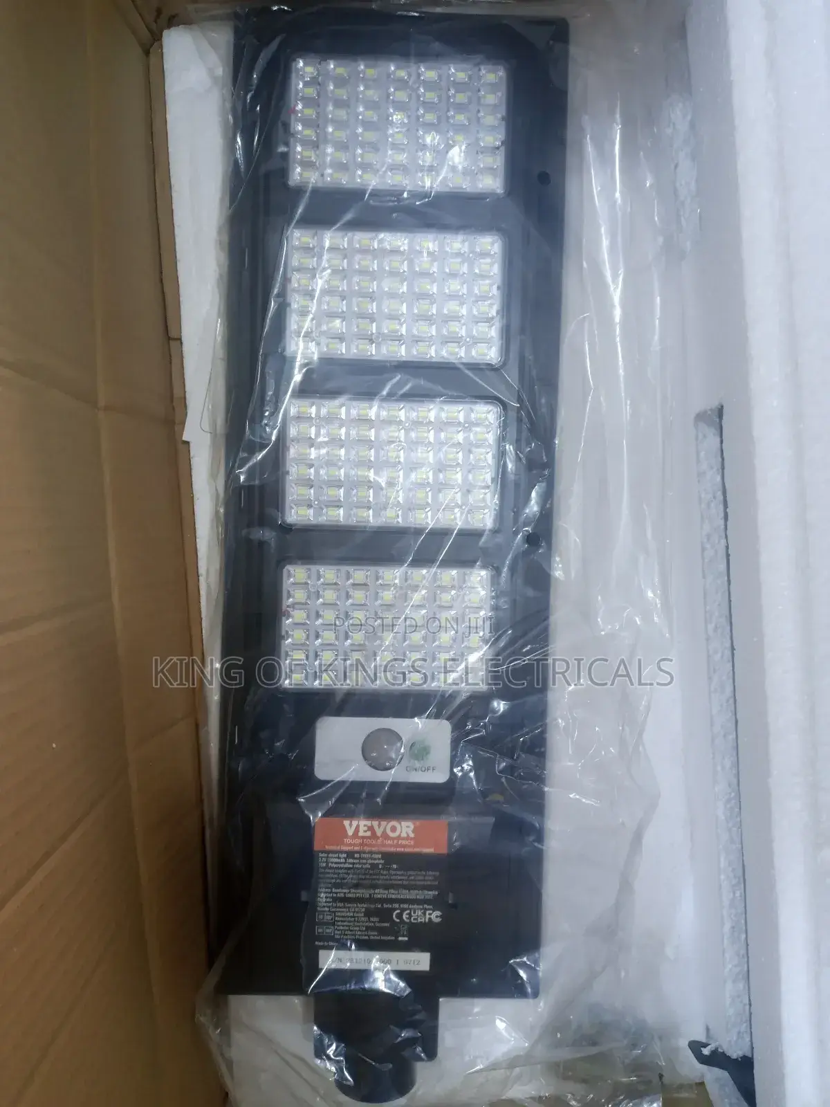 Vevor 400w Solar Streetlight - White/Black