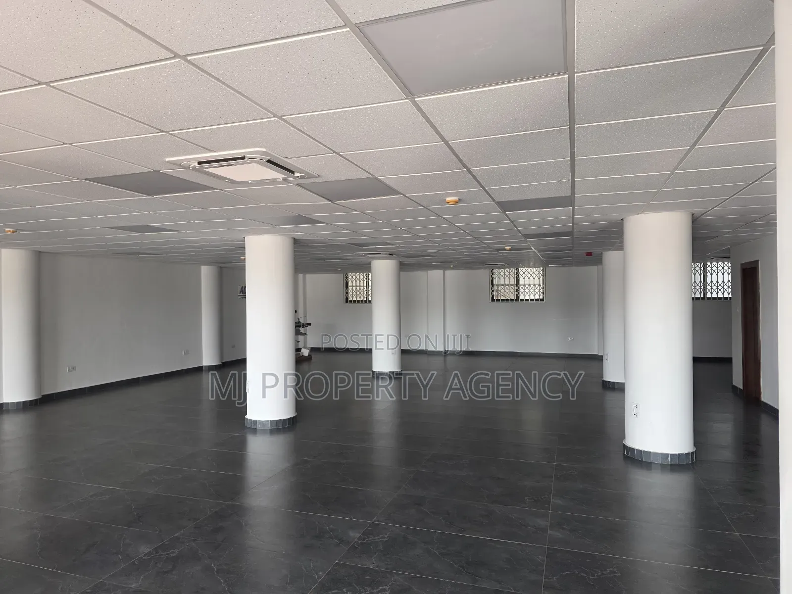 290 SQM Showroom/ Office at Kumasi