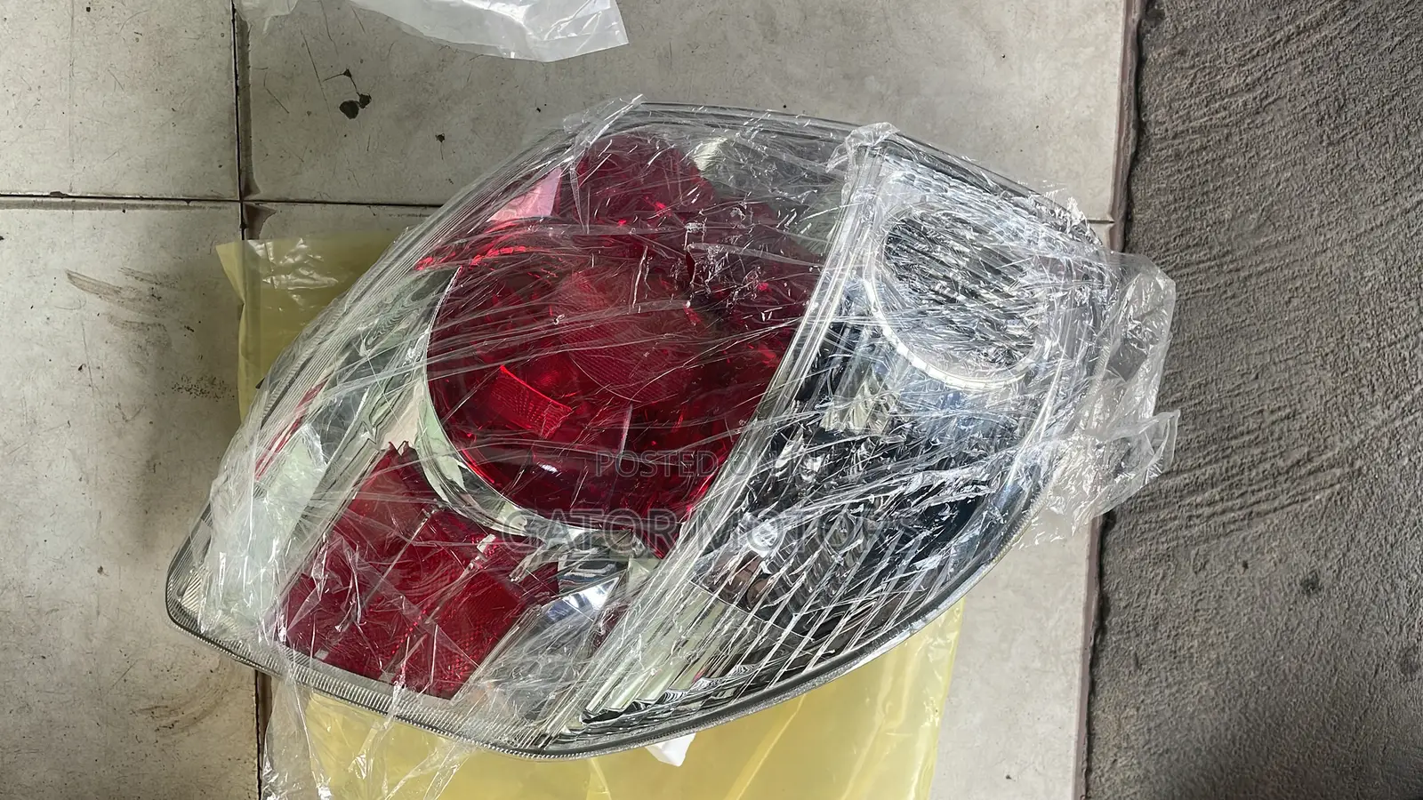 Toyota Matrix 2003 2004 2005 2006 2007 2008 Tail Light (Pair)