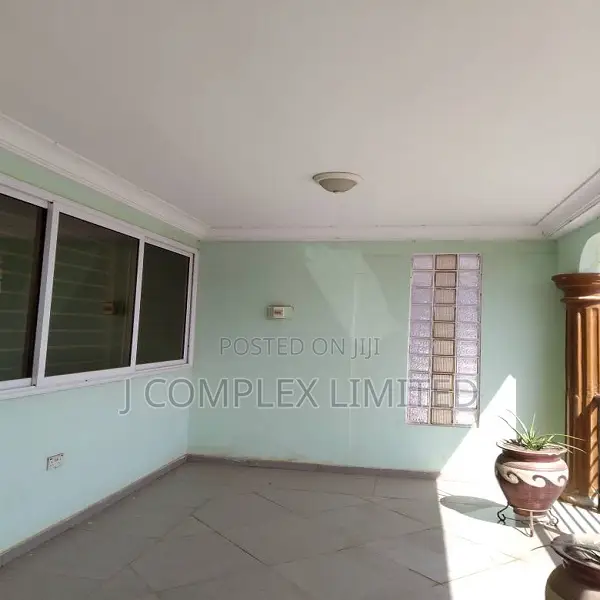3bdrm Apartment in Estates for rent