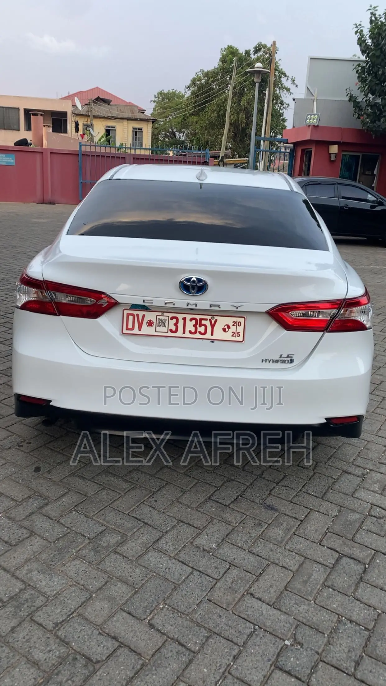Toyota Camry LE FWD 2020 White