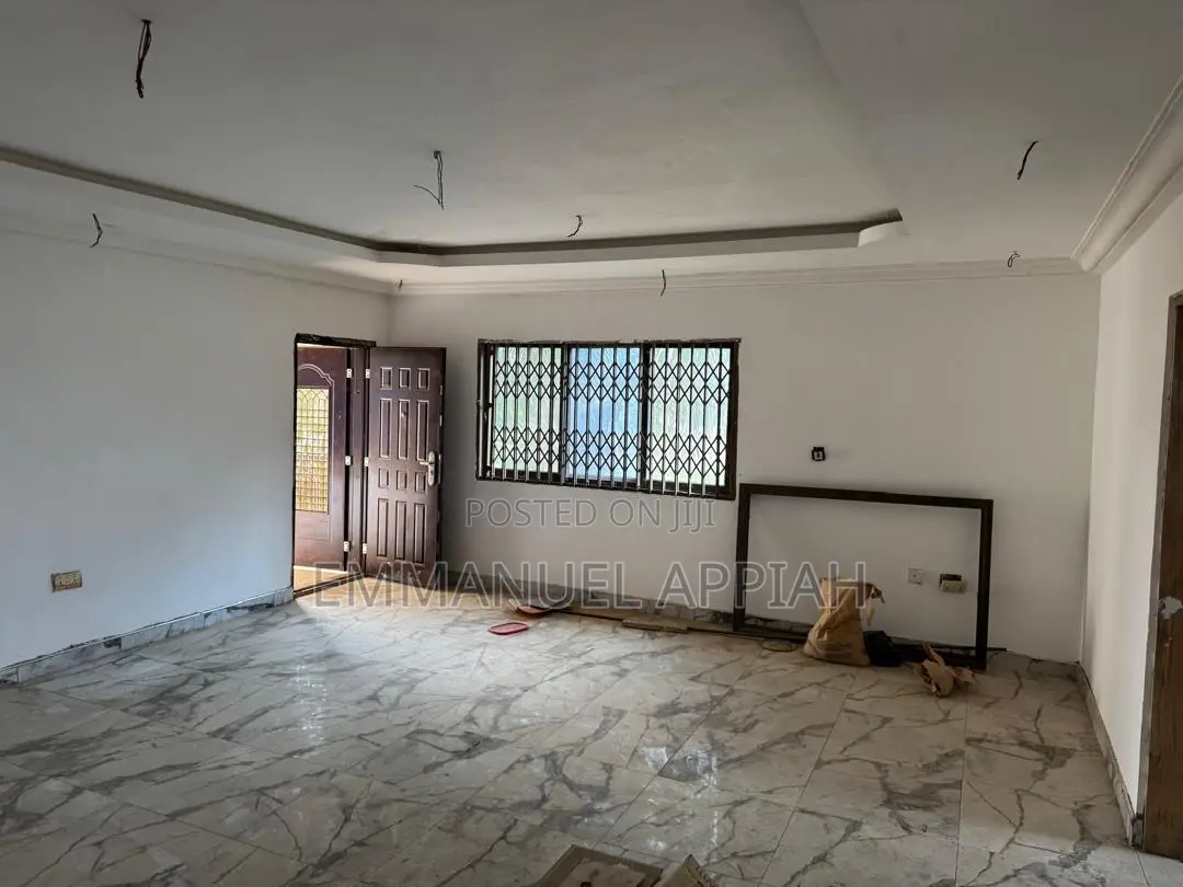 6bdrm House in Gbawe for sale