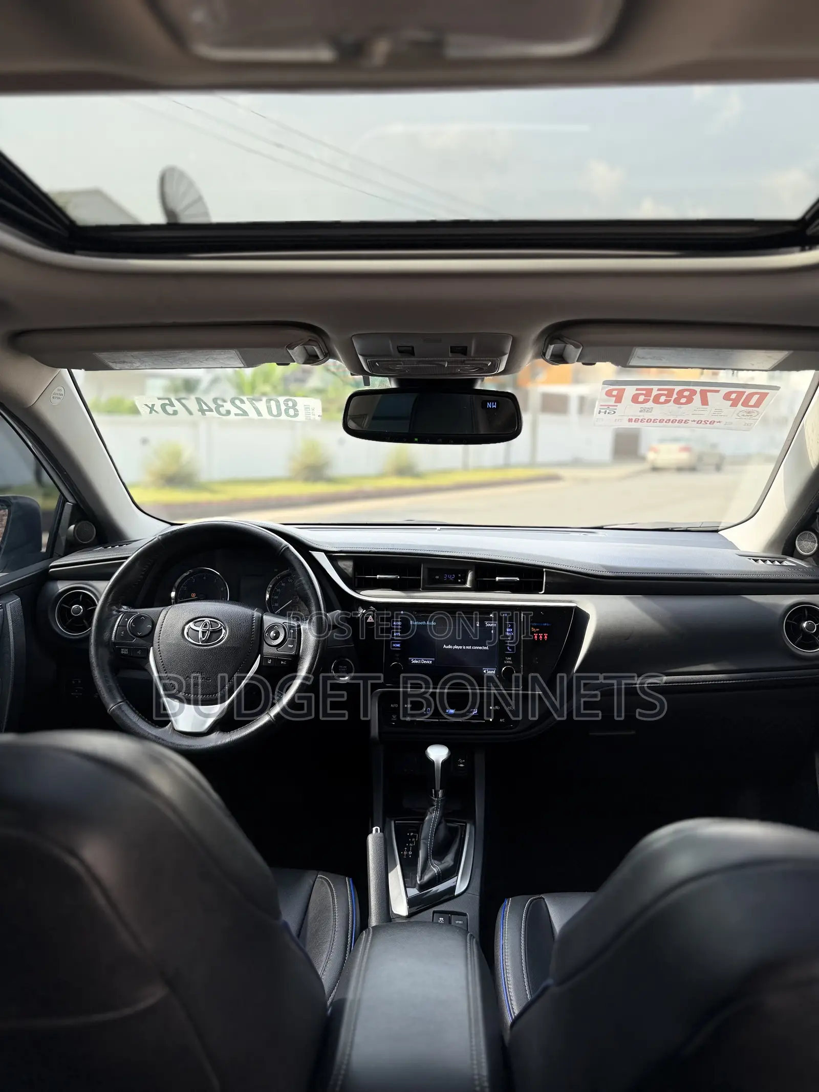 Toyota Corolla XSE (1.8L 4cyl 2A) 2018 White