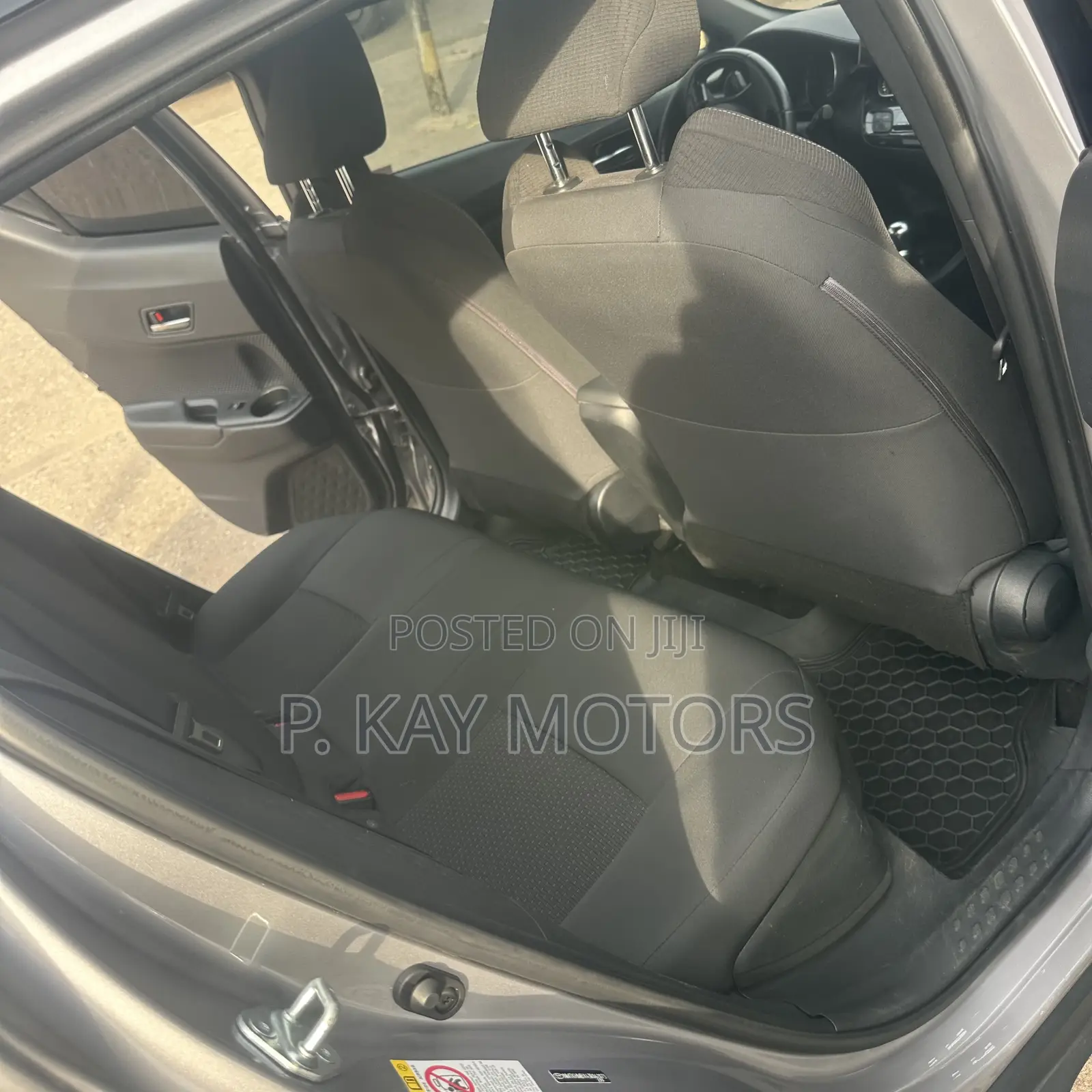Toyota C-HR XLE Prermium FWD (2.0L 4cyl 2AM) 2018 Gray