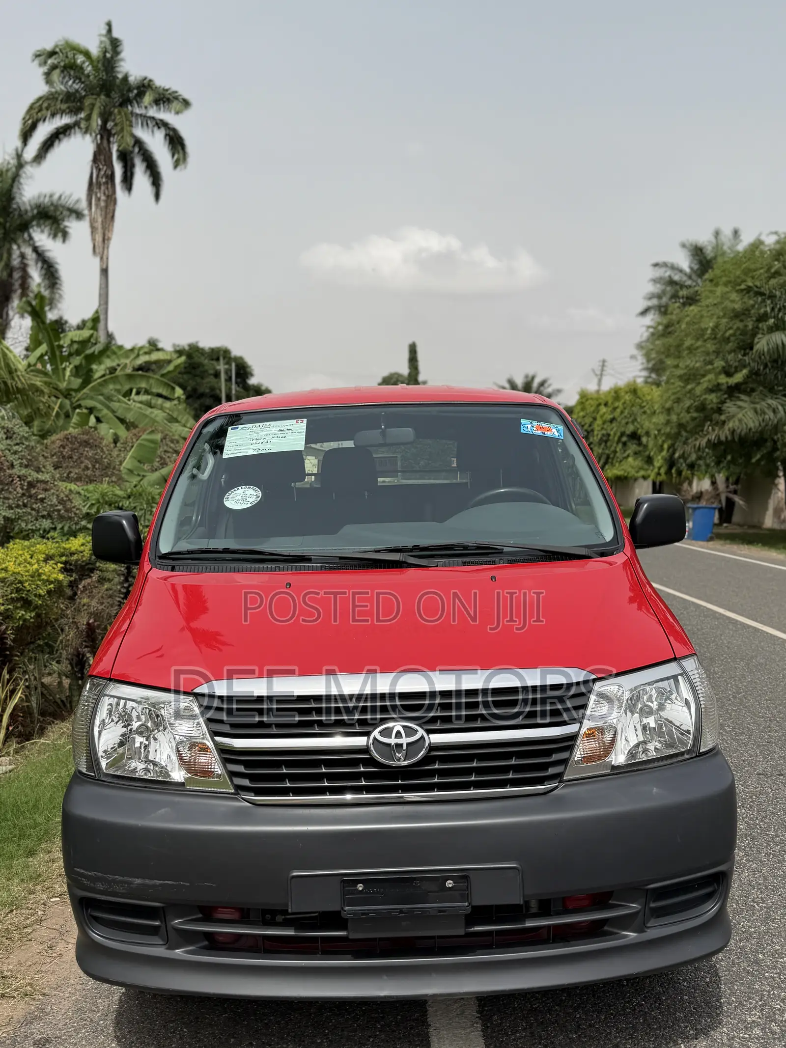 Toyota HiAce 2013 Red