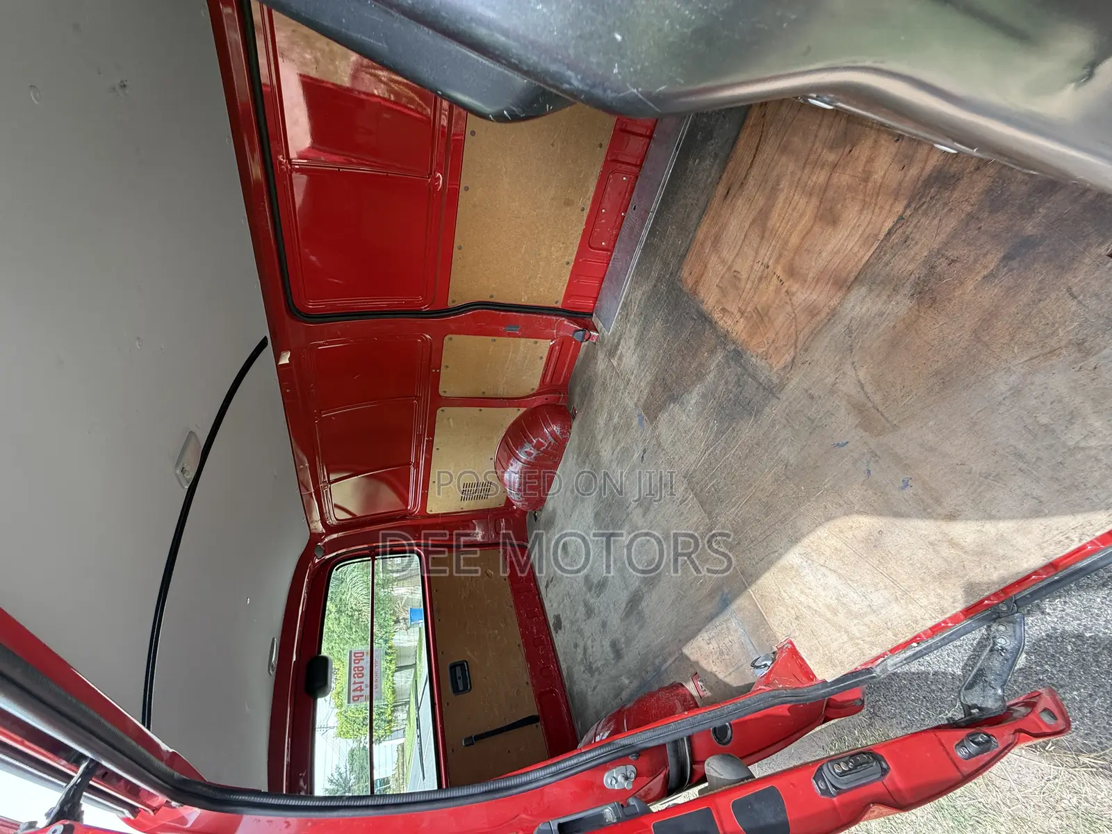 Toyota HiAce 2013 Red