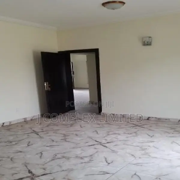 2bdrm Apartment in Trade Fair for rent