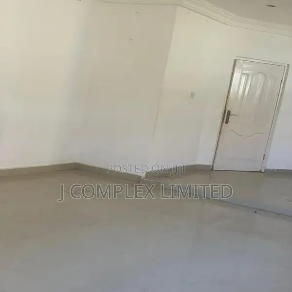 2bdrm Apartment in Trade Fair for rent