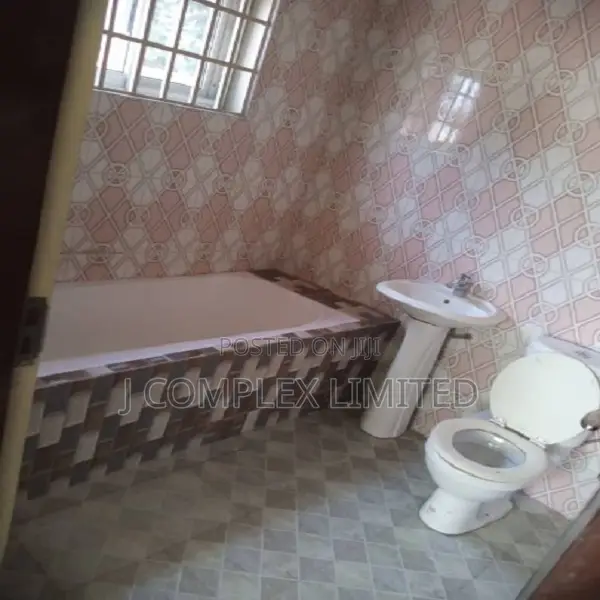 2bdrm Apartment in Trade Fair for rent