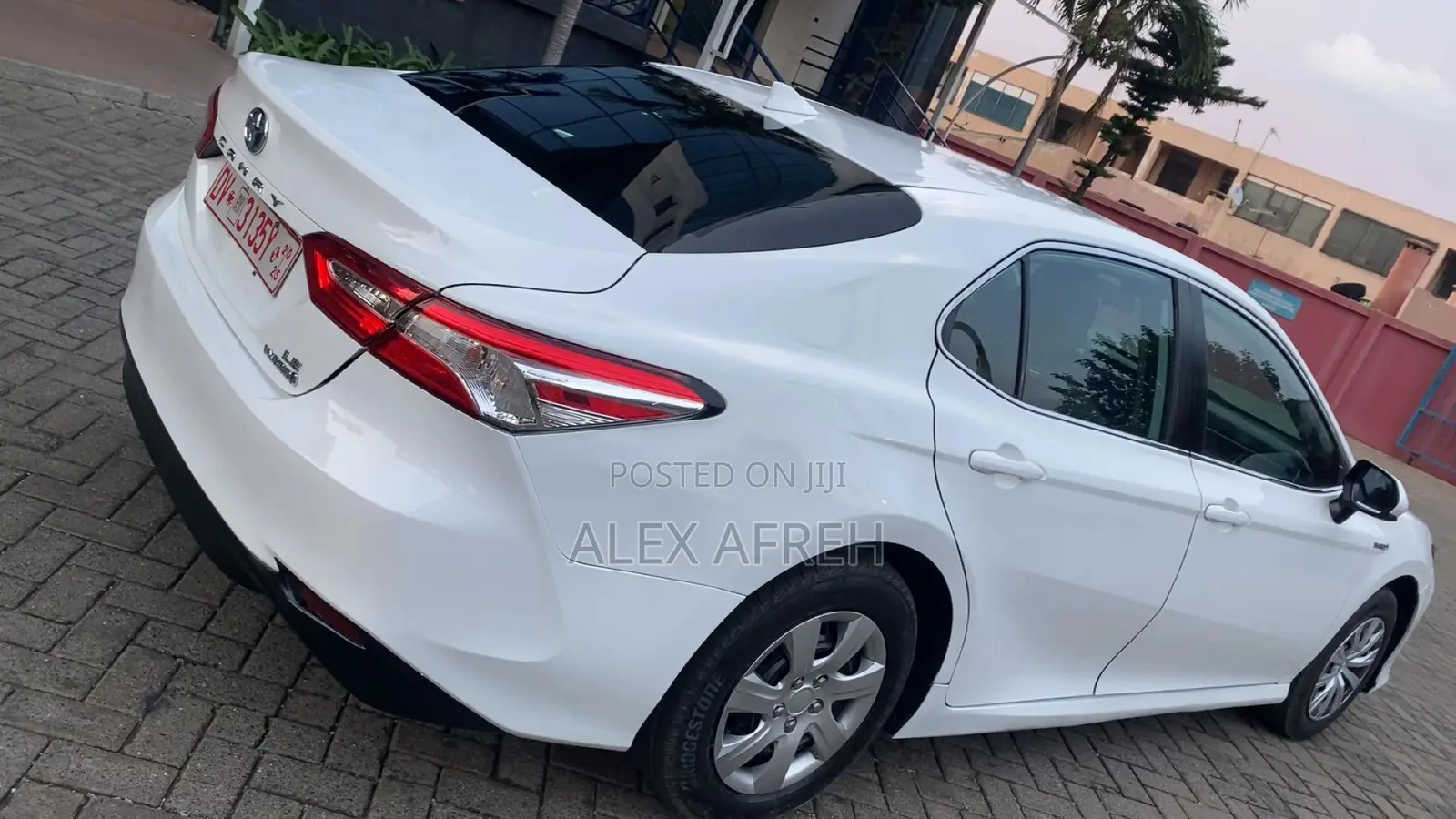 Toyota Camry LE FWD 2020 White