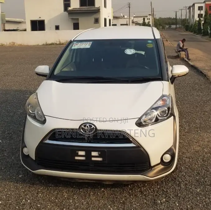 Toyota Sienta 2015 White