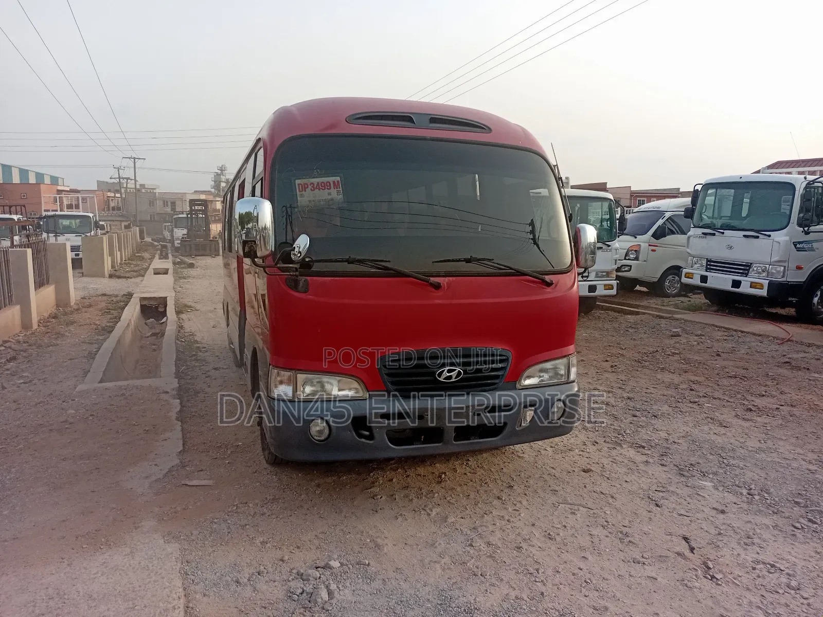 Hyundai County 2017 Red