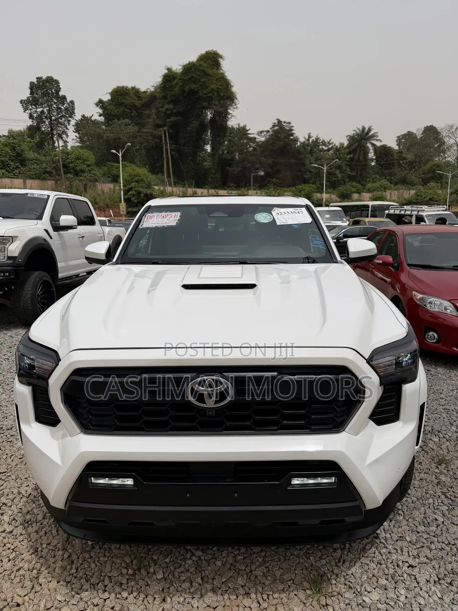 Toyota Tacoma 2024 White