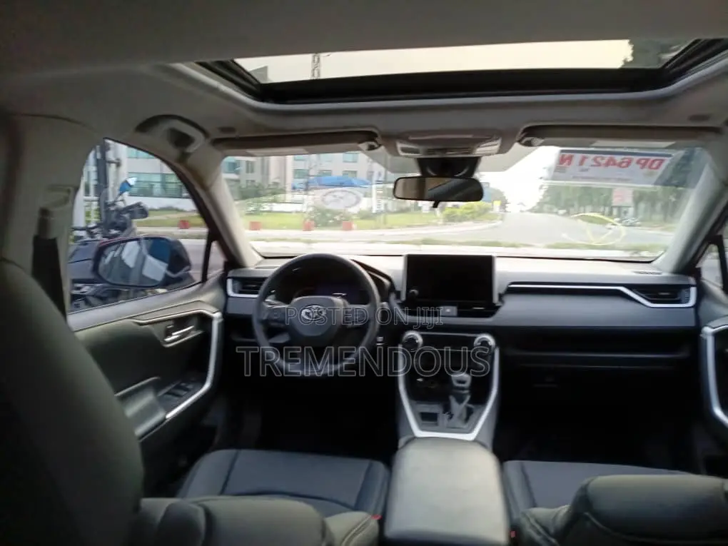 Toyota RAV4 XLE AWD 2023 Red