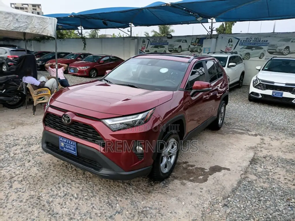 Toyota RAV4 XLE AWD 2023 Red