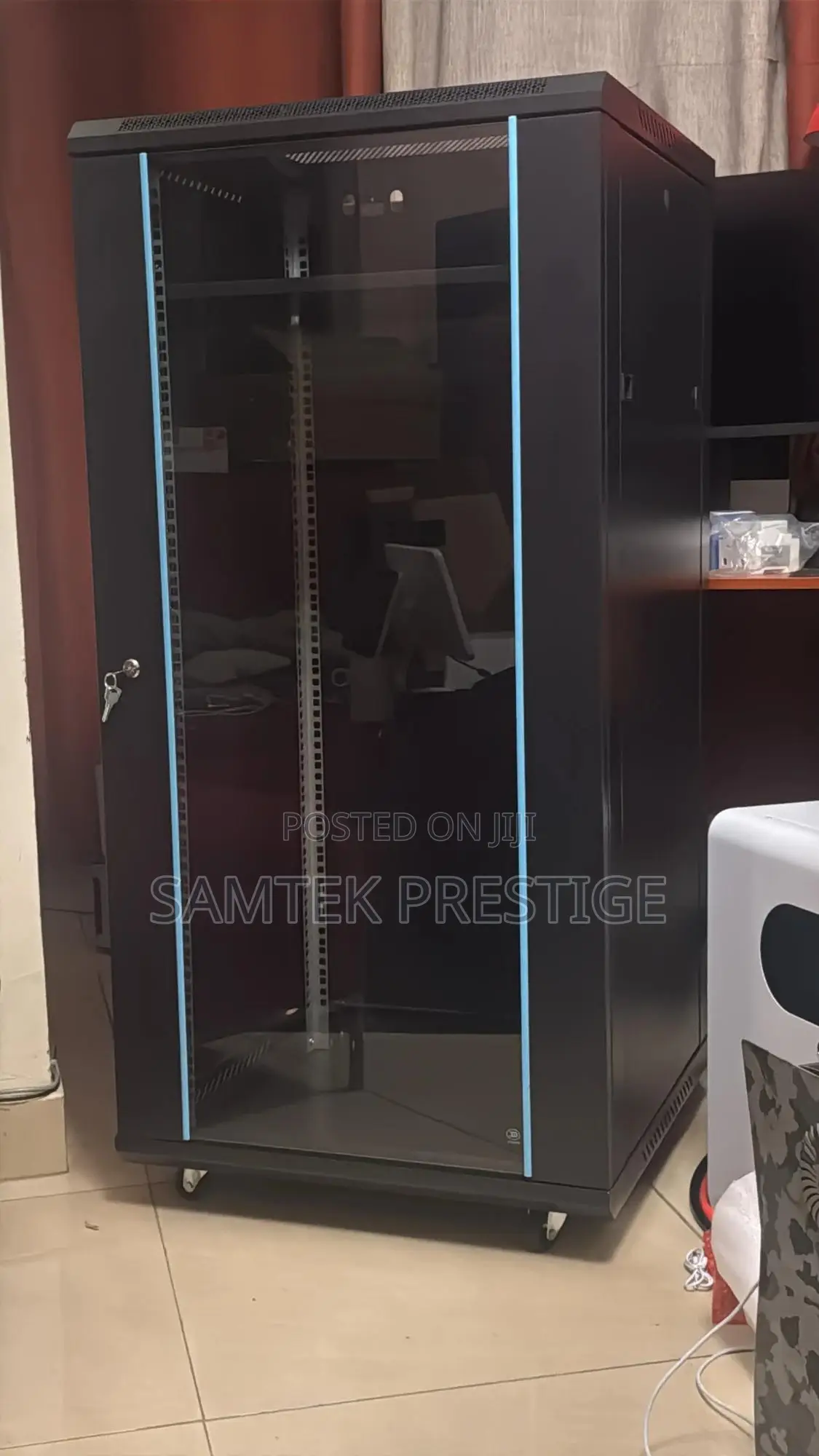 Design Server Rack 22u Network Cabinet Floor Stand
